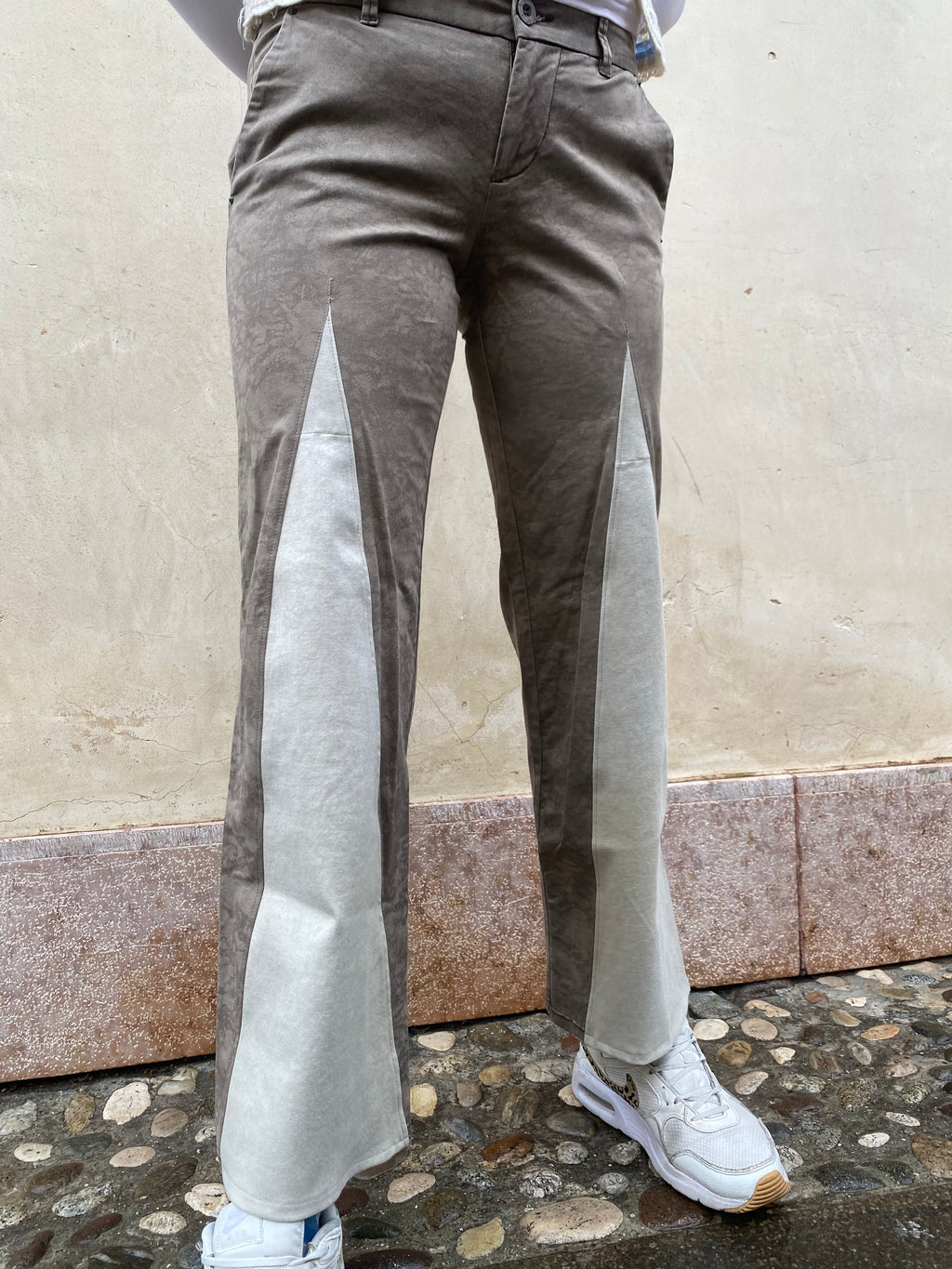 Pantaloni svasati Guess Custom - donna M | R3BORN