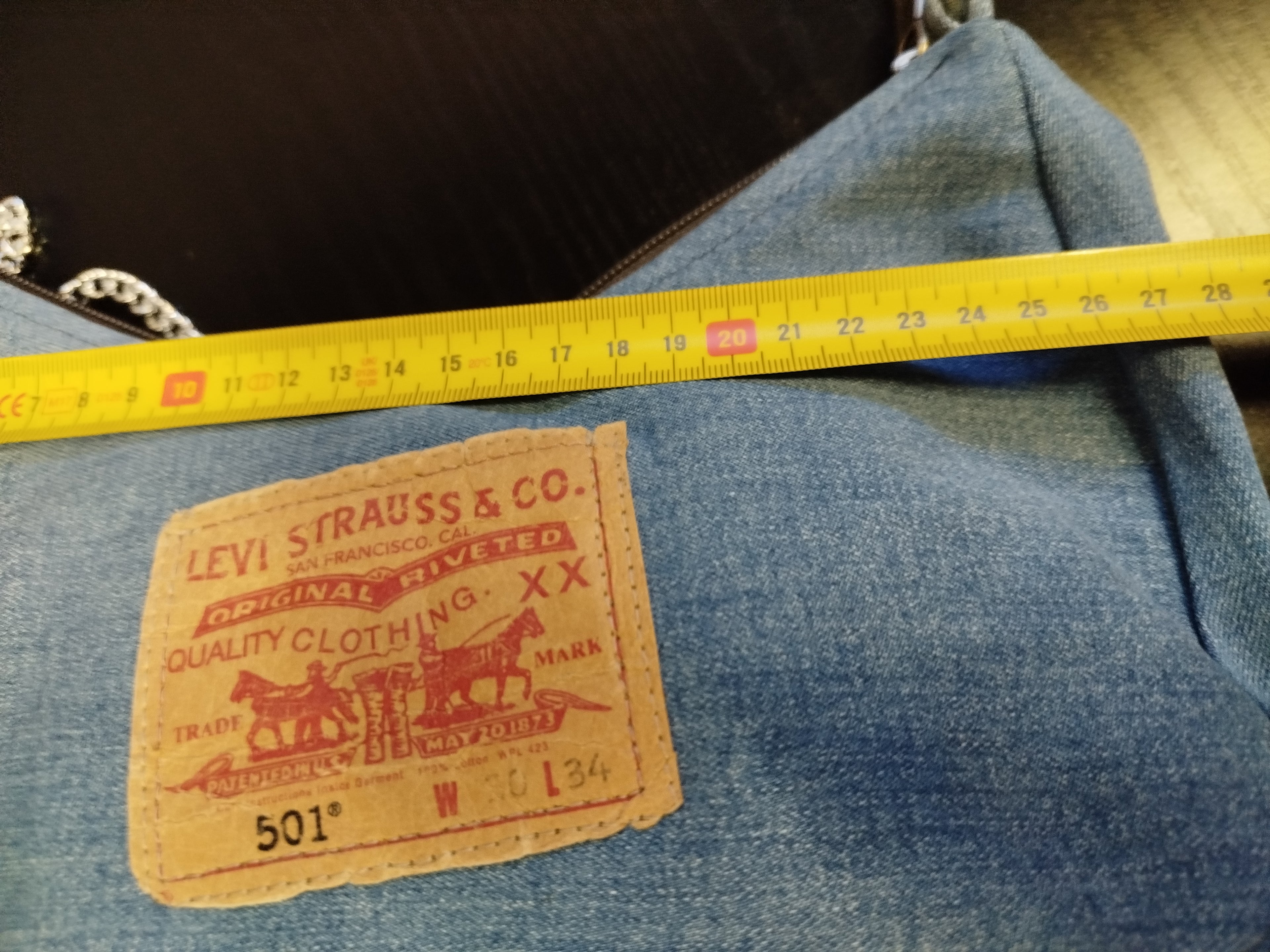 Borsa Levi's custom R3BORN