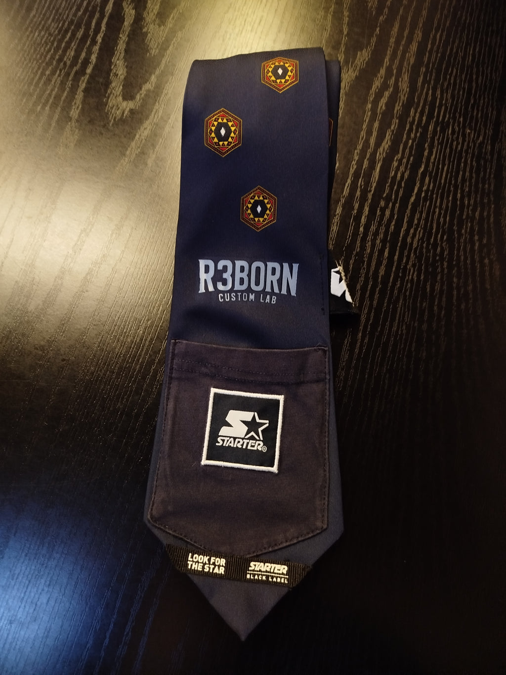 Commodore custom Starter black Label tie | R3BORN